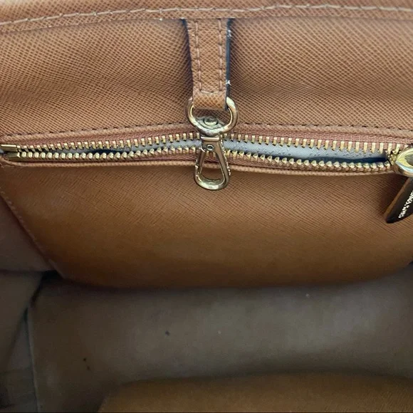 MICHAEL KORS Women’s O/S Camel Brown Medium Leather Tote Purse - Picture 4 of 12